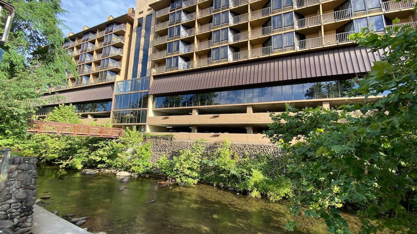 Edgewater Hotel And Conference Center