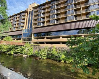 Edgewater Hotel And Conference Center - Gatlinburg - Building
