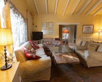 Country House 'El Palomar' with Private Pool & 2 Private Terraces - Mora - Sala de estar