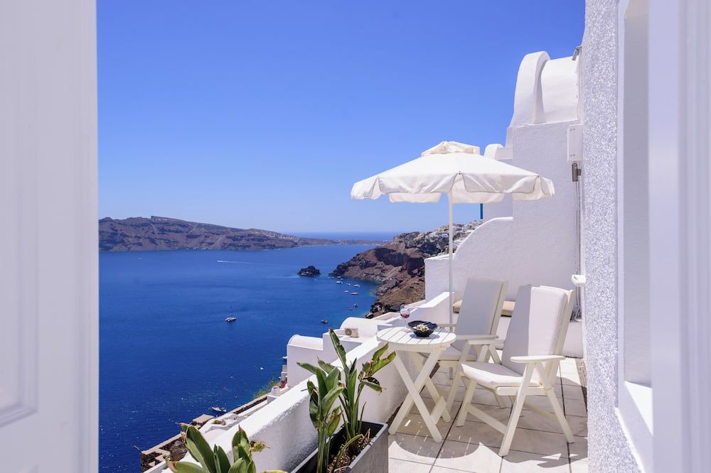 Thirea Suites & Studios - Adults Only - אויה - מרפסת