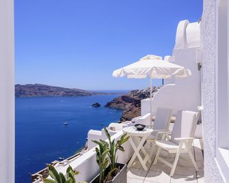 Thirea Suites & Studios - Adults Only - אויה - מרפסת