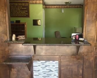 Scottish Inns - Tupelo - Front desk