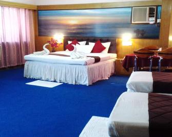 Hotel Sea Bird International - Roychak - Bedroom
