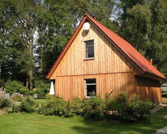 Lovingly furnished holiday home to relax - Walsrode - Building