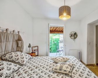 House with garden & terrace | City view | Suitable for remote work - Bonnieux - Habitación