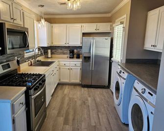The Delta House - Charming 3 Bed. House W/Deck & Grill, Very Clean! - Blytheville - Küche
