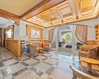 Aparthotel Princess - Canazei - Ingresso