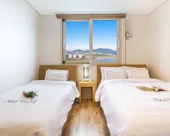 Yeosu Sea Star Hostel - Yeosu - Bedroom