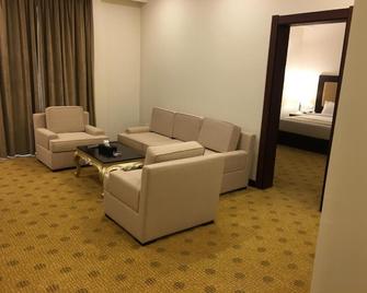 Khabti Grand Hotel - Bisha - Sala de estar