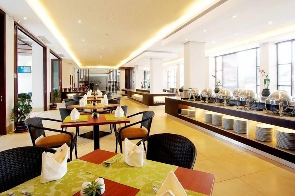 Hotel Surya Yudha Purwokerto - Purwokerto - Restaurant
