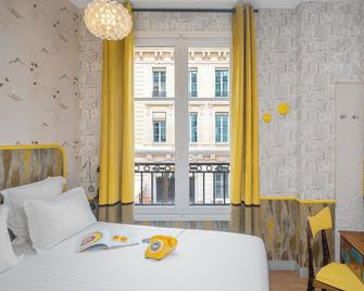 Hôtel Crayon Rouge - Paris - Bedroom