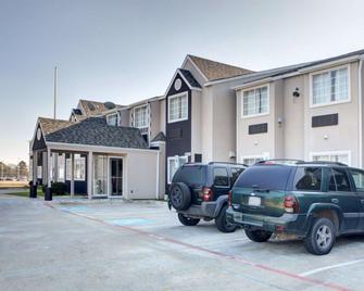 Econo Lodge & Suites Lewisville - Lewisville - Building