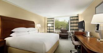 Hilton Stamford Hotel & Executive Meeting Center - Stamford - Bedroom