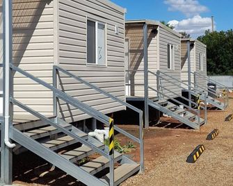 Aromet Motor Inn - Temora - Outdoors view