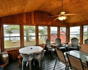 Eberts Hideaway Lake Namakagon - Cable - Restaurante