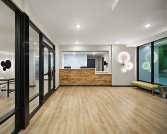 Echo Suites Extended Stay by Wyndham Springfield Airport Plz - Springfield - Hành lang