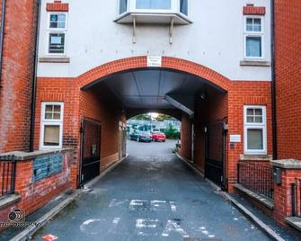 Lovely 2 bed Ground floor flat with free Parking - Birmingham - Outdoor view