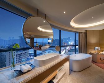 Renaissance Chengdu Hotel - Chengdu - Bad