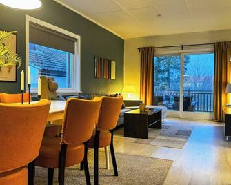 Cozy apartment with free parking - Lysaker - Phòng ăn