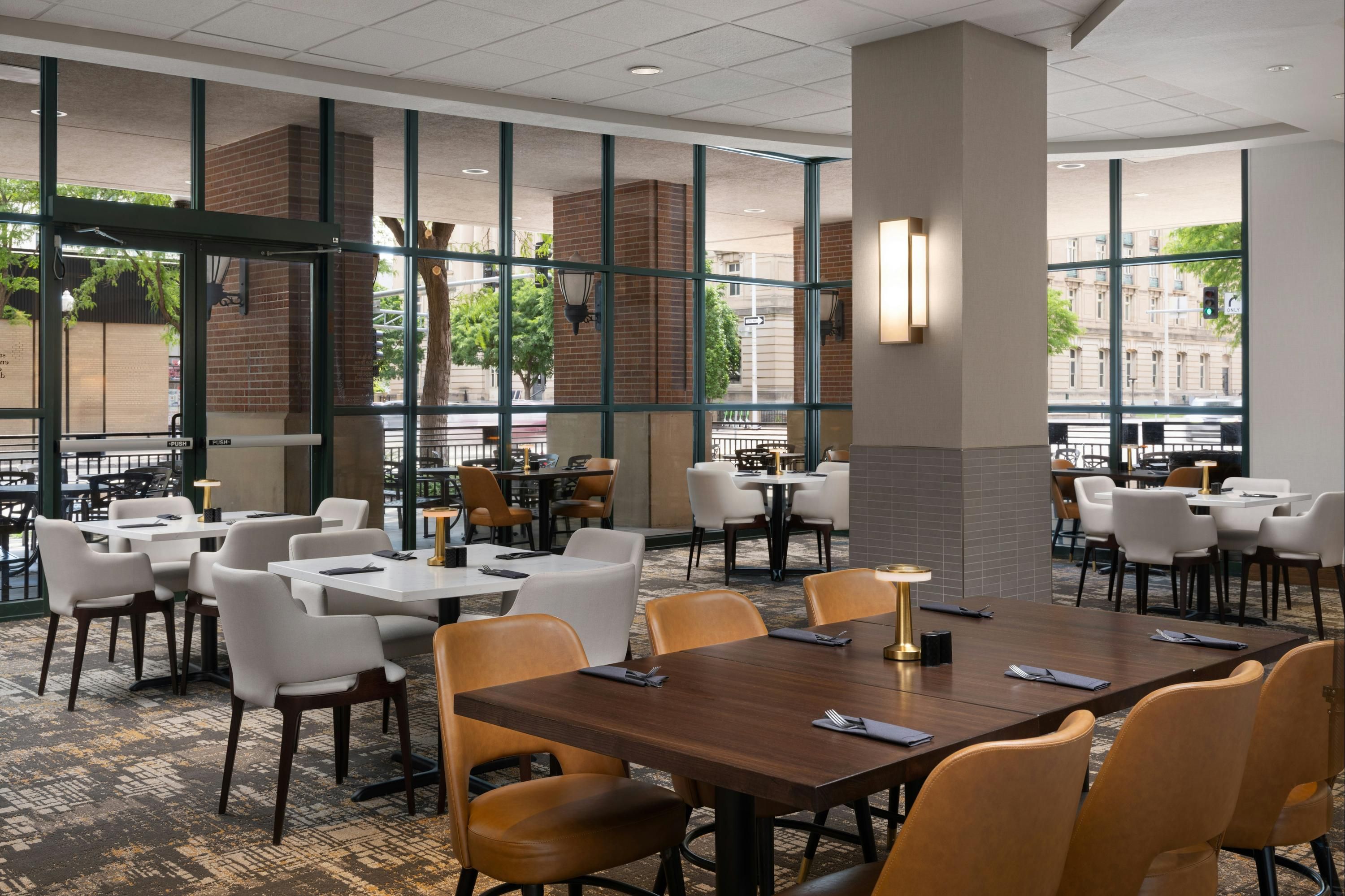 Embassy Suites by Hilton Lincoln - Lincoln - Restaurant