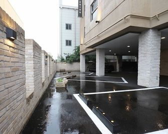 Chuncheon Pine Tree Hotel - Chuncheon