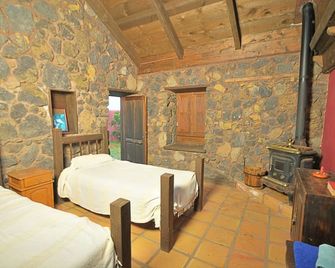 Caserio Los Partidos - Herjos del Tanque - Habitación