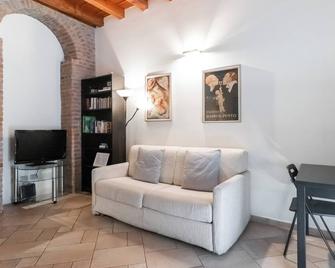 Italianway - Muratori 8 - Milaan - Huiskamer