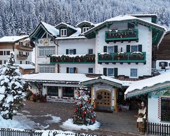 Hotel Piedibosco - Moena - Building