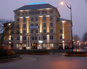 Plessis Parc Hotel - Le Plessis-Robinson - Gebouw