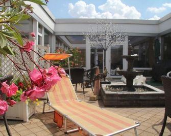 Atrium Garni - Herzogenaurach - Terasa