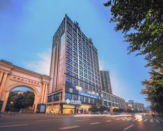 Chonpines Hotel Leshan Giant Buddha - Leshan - Edificio