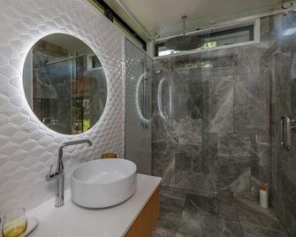 Beluga - Self contained accommodation - Kerikeri - Salle de bain