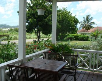 Friars Hill Cottage - Cedar Grove - Balcony