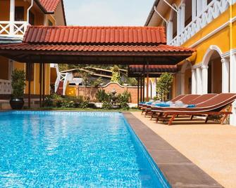 Le Jardin Hotel - Pakse - Zwembad