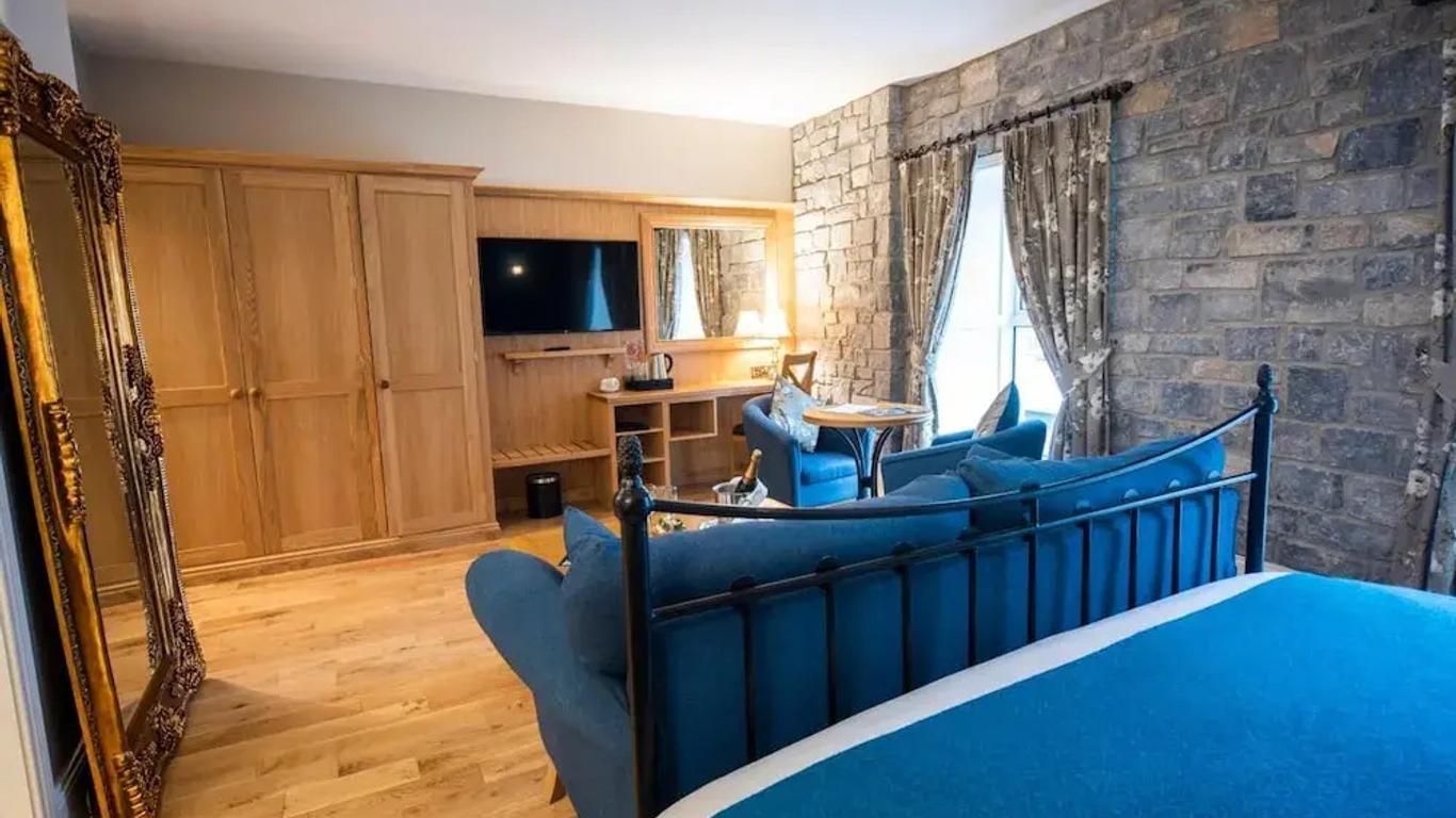 The Highlands Hotel