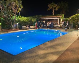 Villa Seven Palms - Isola delle Femmine - Pool