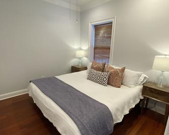 NEW - Most affordable 1 bedroom close to Downtown 4 miles & Beach 6 miles - Charleston - Habitación