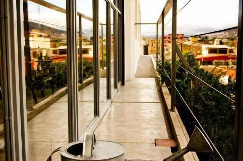 Hostal Tres Central - טוטסטלה גוטיירס - מרפסת