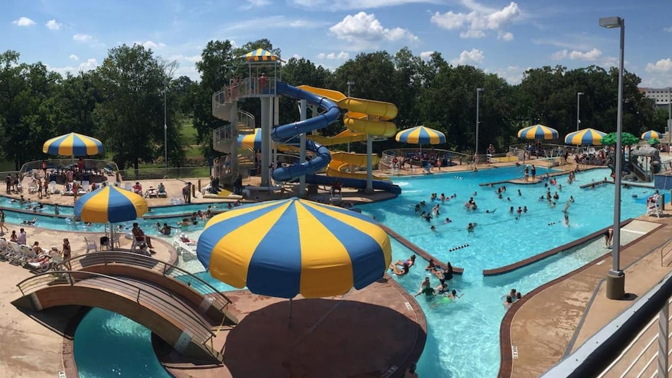 Holiday Inn Express & Suites Batesville By IHG