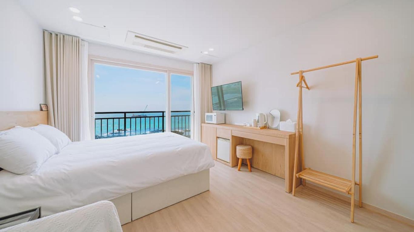 Mon Dieu Hotel