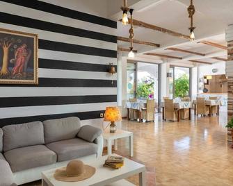 Panorama Hotel - Gennadi - Living room