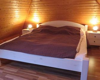 Ferienhaus Meerzeit - Nessmersiel - Schlafzimmer