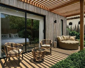 Lalagalu - Beachfront Ecocabins - Diani Beach - Patio