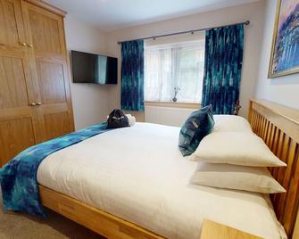 Meadow View - Witney - Bedroom