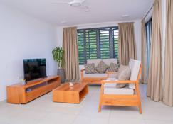 Kolibri Holiday Apartments - Victoria - Living room