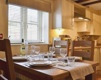 2 bedroom accommodation in Myddle, near Shrewsbury - Burlton - Comedor