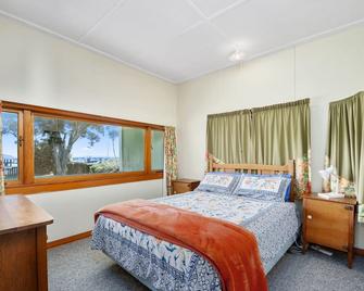 Marina Views - Motuoapa Bach - Turangi - Bedroom