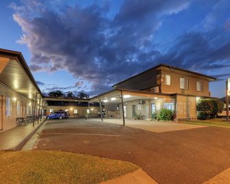 Motel 707 - Emerald - Building