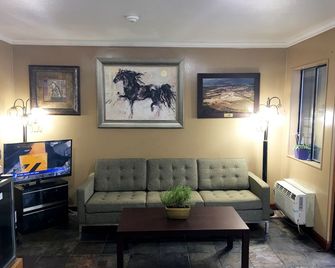 Fairground Inn - Monroe - Lobby