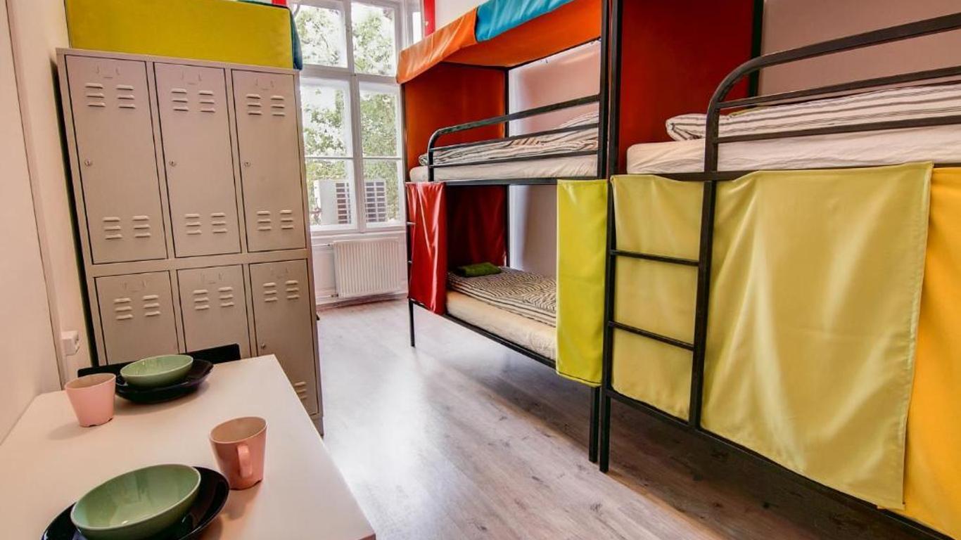 Pal's Mini Hostel